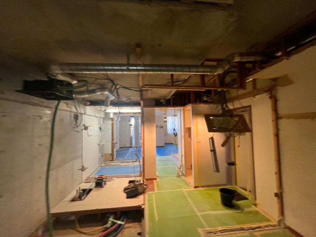 中央区　マンションリフォーム工事　解体工事