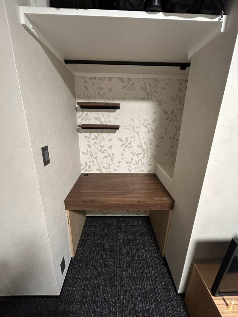 中央区　マンションリフォーム工事　収納　造作工事